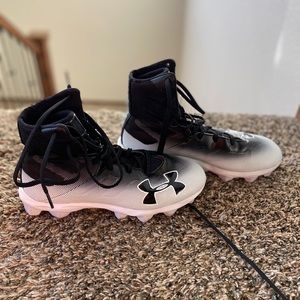 Under-armor football shoes (men’s)